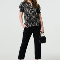 Printed Short Puff Sleeve Blouse