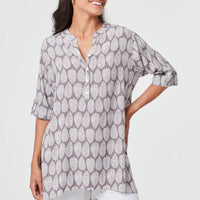 Leaf Print 1/2 Sleeve Curve Hem Blouse