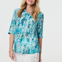 Printed 3/4 Sleeve Relaxed V-Neck Blouse