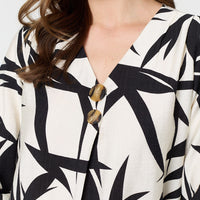 Printed Relaxed V-Neck 3/4 Sleeve Blouse