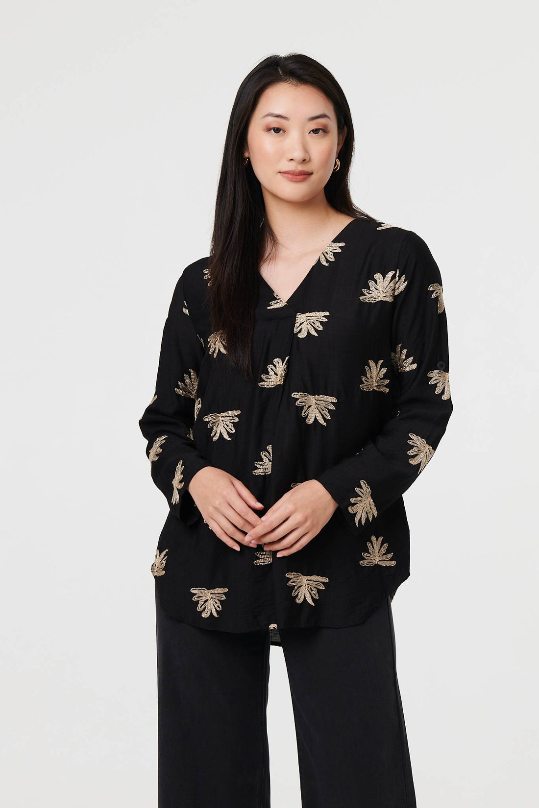 Embroidered Pleat 3/4 Sleeve Blouse