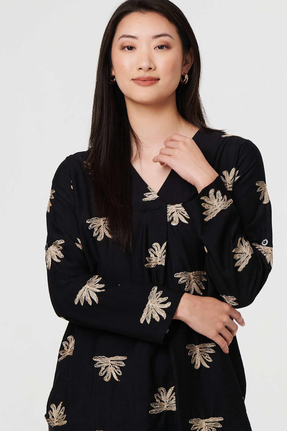 Embroidered Pleat 3/4 Sleeve Blouse