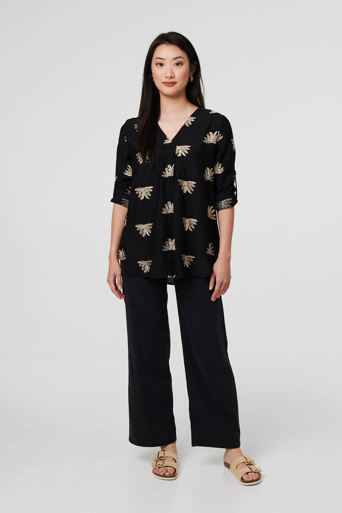 Embroidered Pleat 3/4 Sleeve Blouse