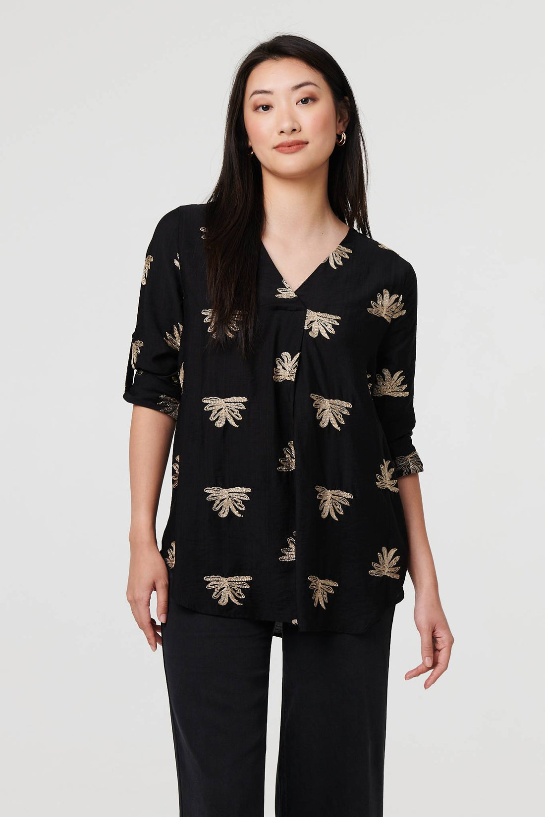 Embroidered Pleat 3/4 Sleeve Blouse