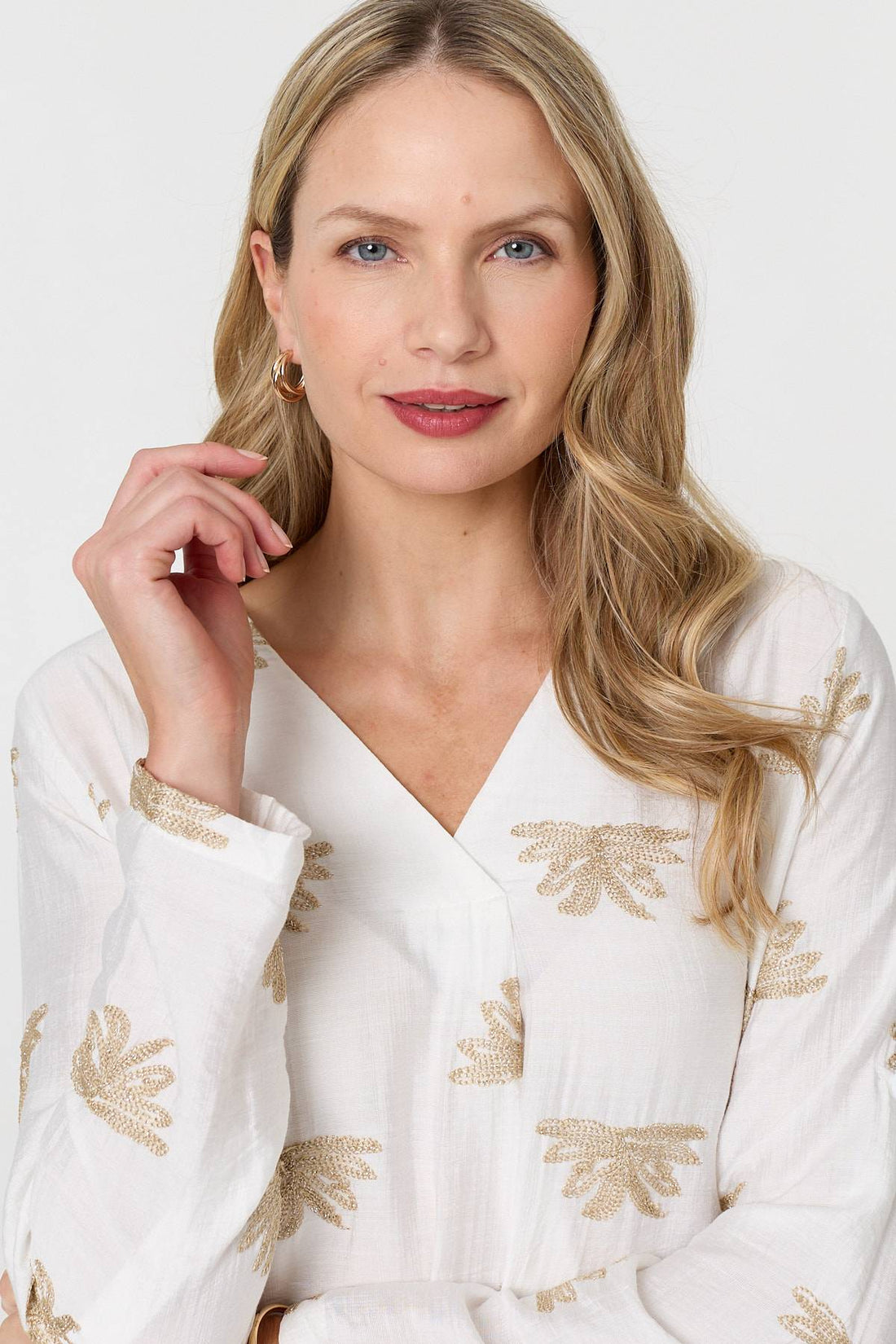Embroidered Pleat 3/4 Sleeve Blouse