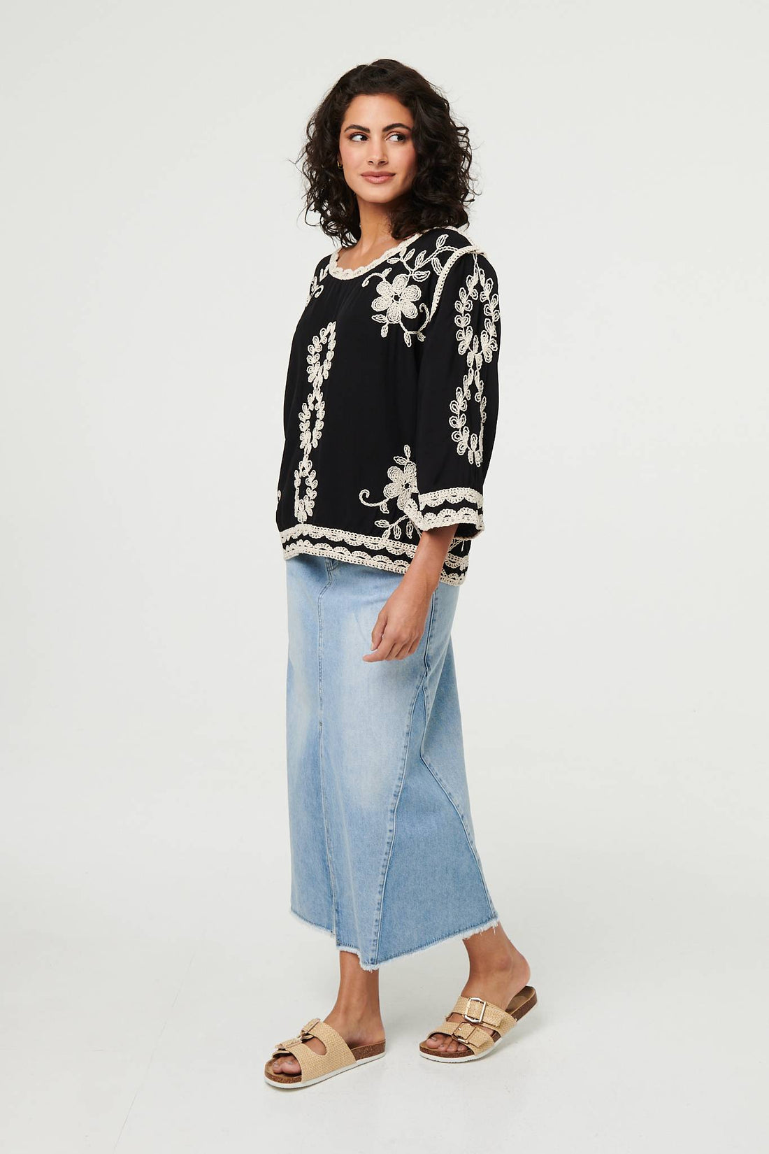 Floral Embroidered 3/4 Sleeve Blouse