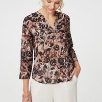 Floral 3/4 Sleeve Curve Hem Blouse