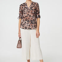 Floral 3/4 Sleeve Curve Hem Blouse