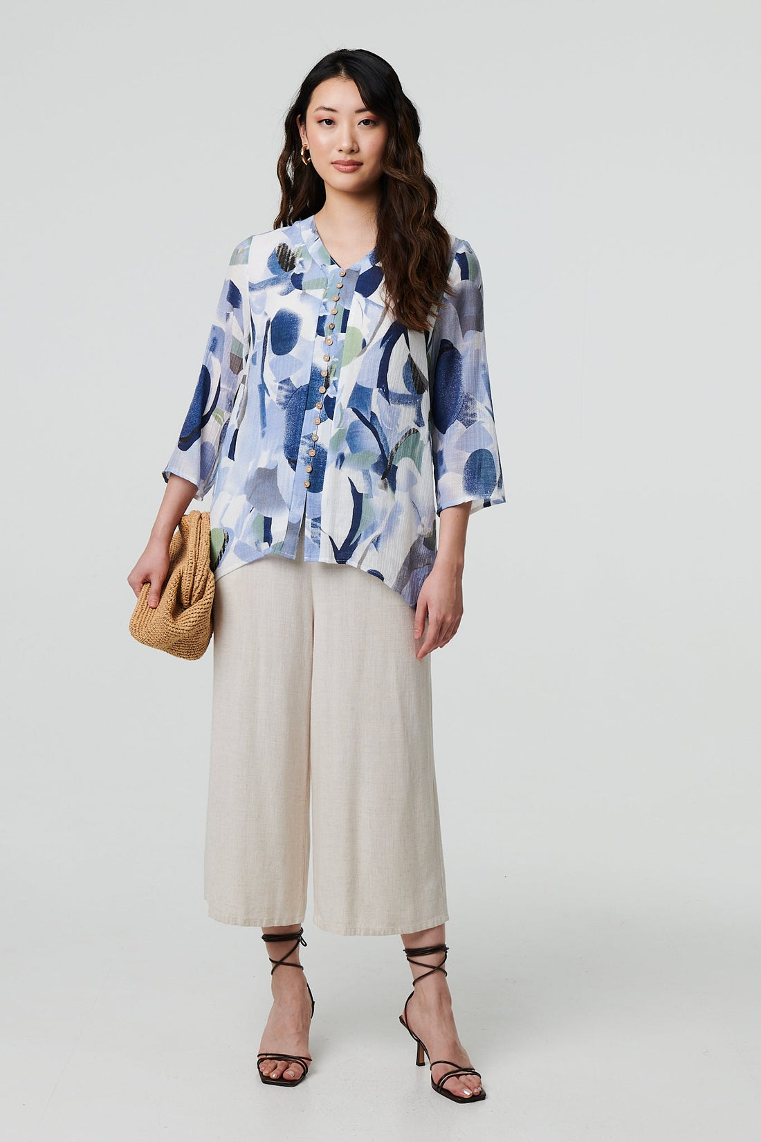 Abstract 3/4 Sleeve Curve Hem Shirt