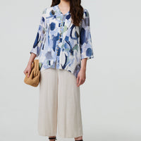 Abstract 3/4 Sleeve Curve Hem Shirt