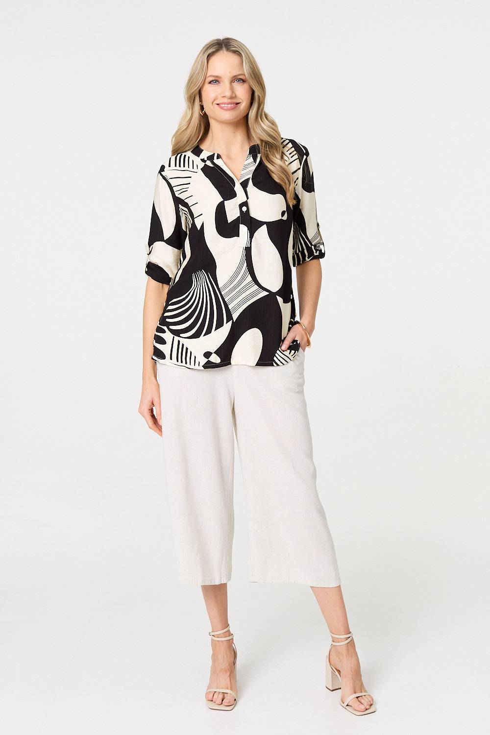 Abstract 3/4 Sleeve Button Detail Blouse