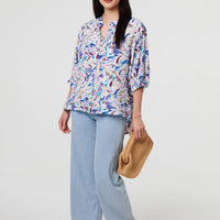 Abstract Curve Hem 3/4 Sleeve Shirt