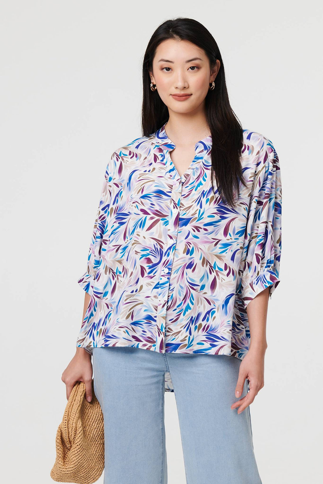 Abstract Curve Hem 3/4 Sleeve Shirt