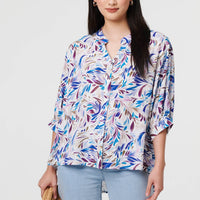 Abstract Curve Hem 3/4 Sleeve Shirt